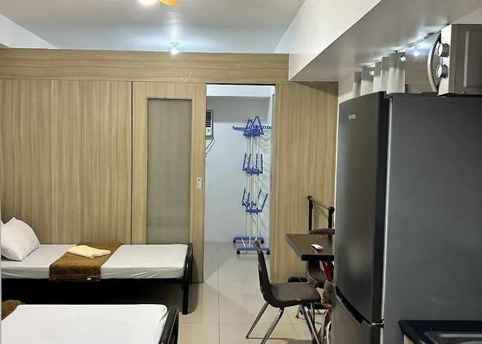 3 Single Beds Transient Mall Of Pasay * Manila